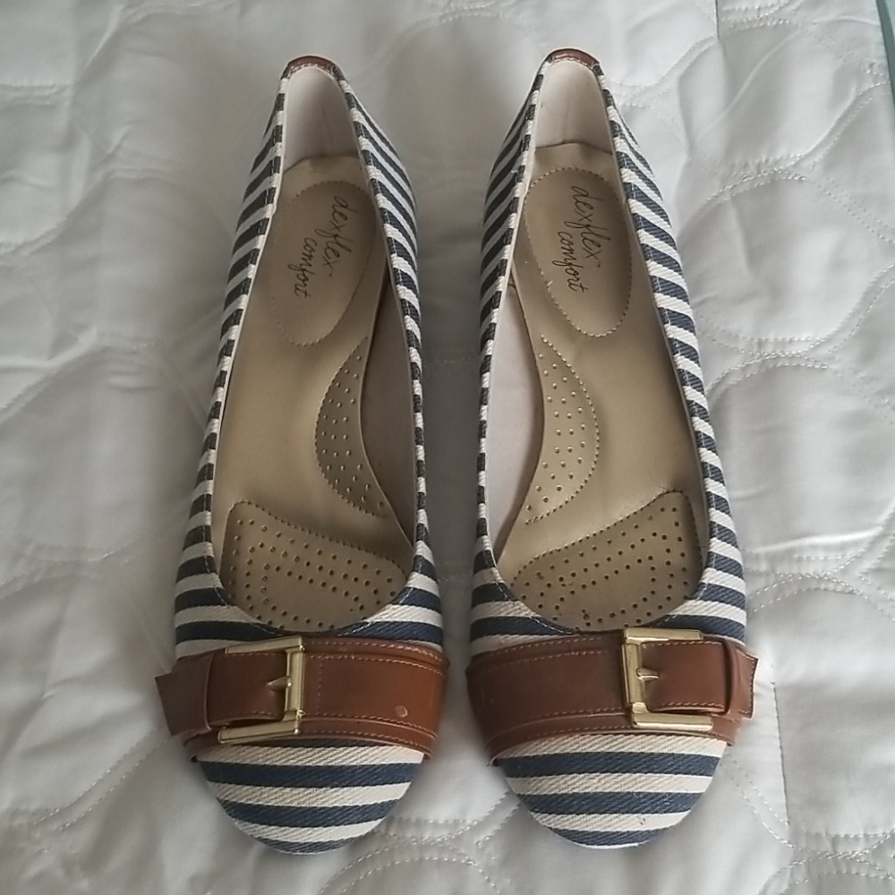 Size 10 Dexflex comfort shoes